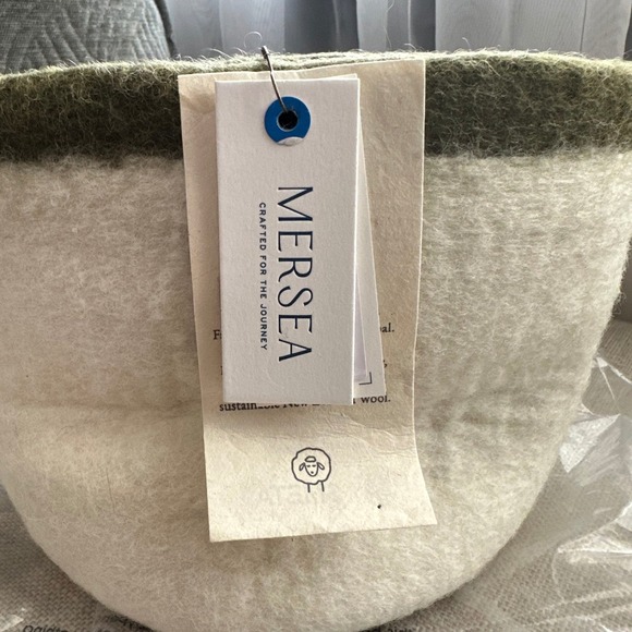 NWT NEW Mersea Olive Felt Planter Pot Eco-Friendly Home Decor Merino Wool Orgnic - Picture 3 of 10